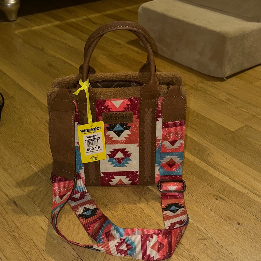 Wrangler Aztec Pattern Purse - Picture 7 of 7
